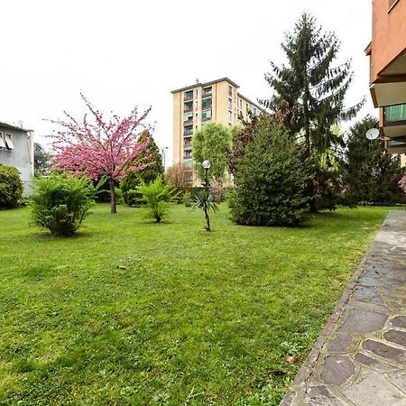 Renewed Balcony Flat With Green Garden Milán Exteriér fotografie