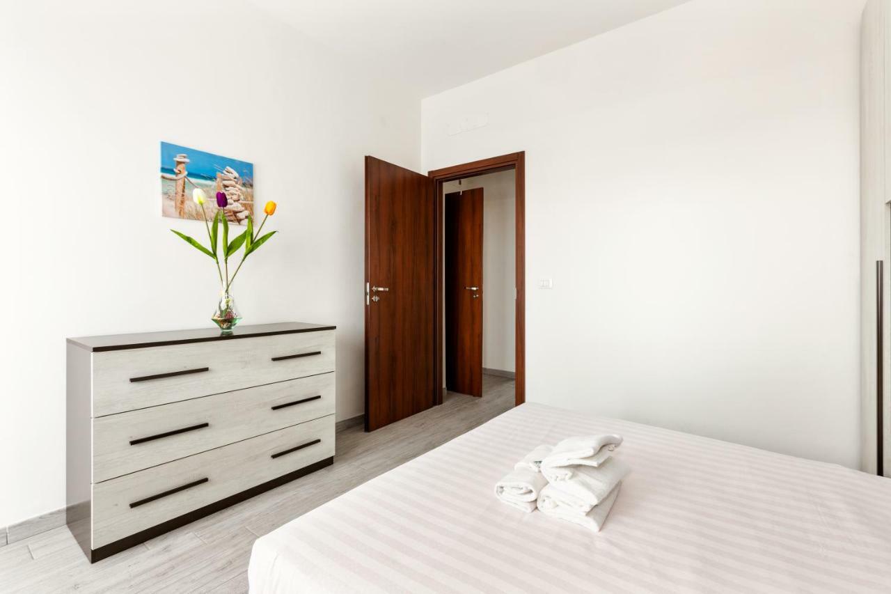 Renewed Balcony Flat With Green Garden Milán Exteriér fotografie